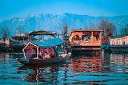Srinagar 3 Star Package 4 Days With Day Excursion To Gulmarg And Pahalgam
