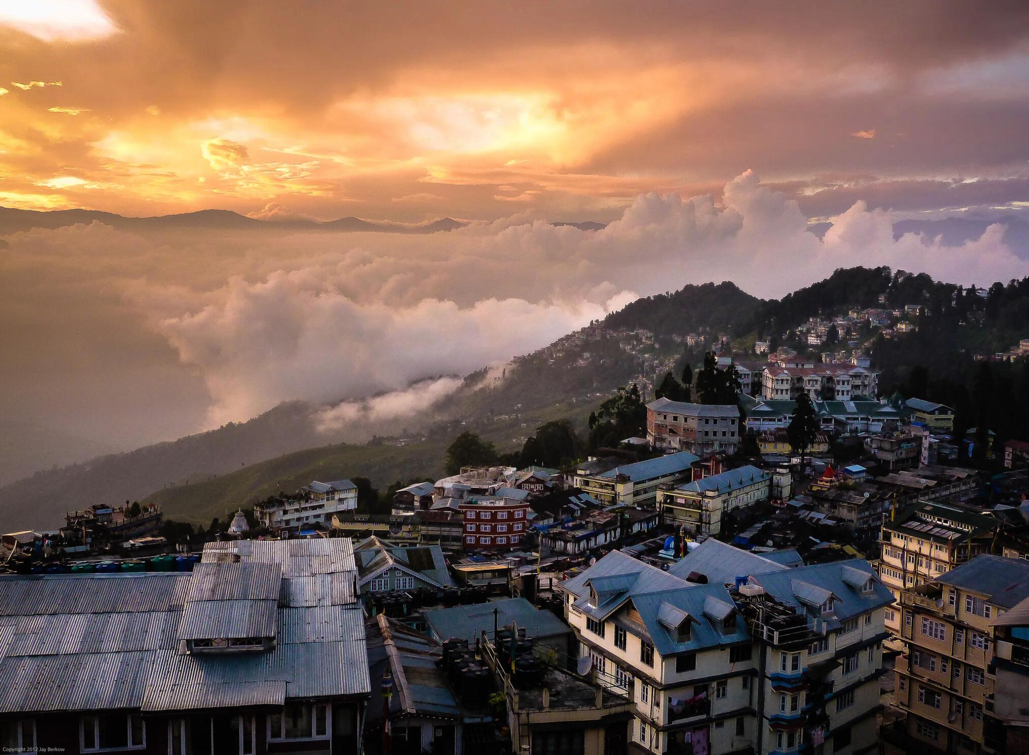 Enchanting Darjeeling: Himalayan Haven