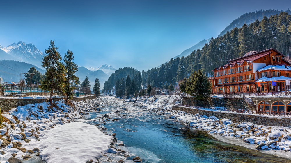 03 Nights 04 Days Kashmir Package