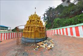 Gavi Gangadhareshwara Temple is one of the best Temples In Bangalore