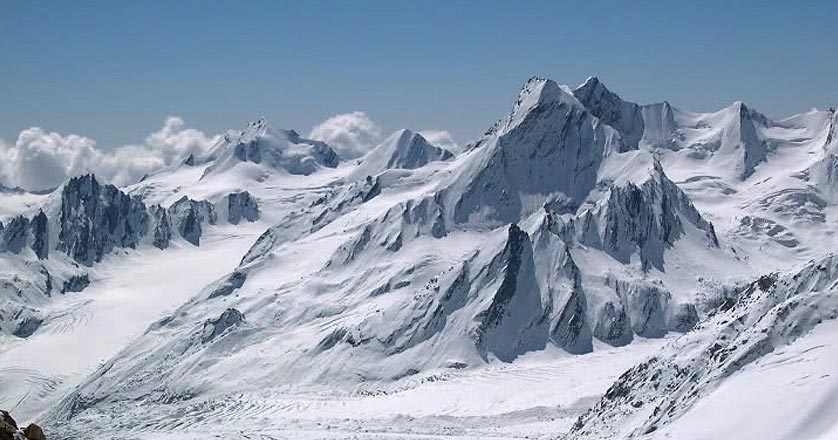 Khatling Glacier – The Snowy Delight For Trekkers and Photographers