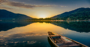 15 Best Houseboats In Kashmir: A Treat For Nature Buffs