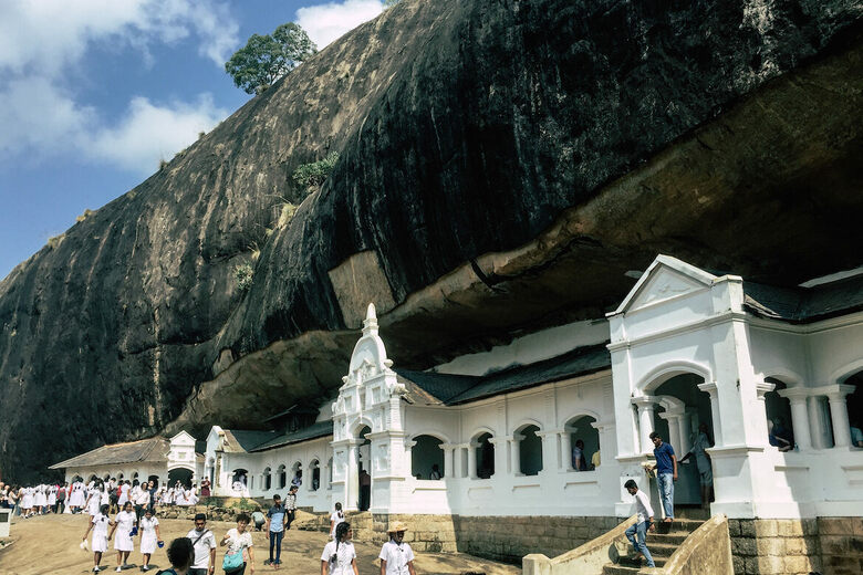 Visit Dambulla Cave Temple