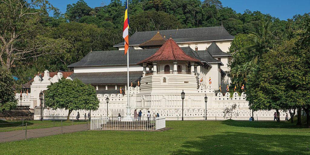  Temple Of Tooth At Kandy - Treat To The Eyes And Soul