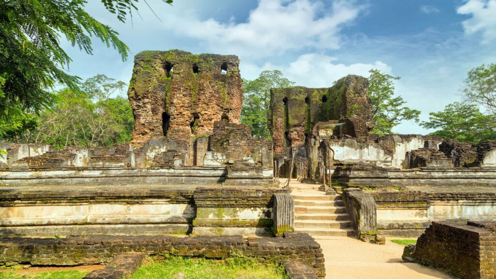 Polonnaruwa Sacred City – Explore The Golden Past Of Sri Lanka
