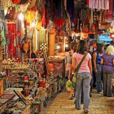 A Local’s Guide To Exploring The 15 Shopping Streets Of Mumbai