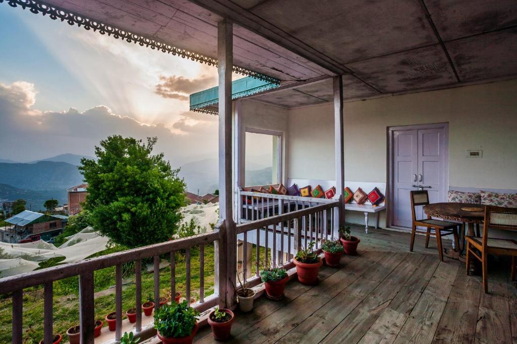 SaffronStays Thanedhar Estate