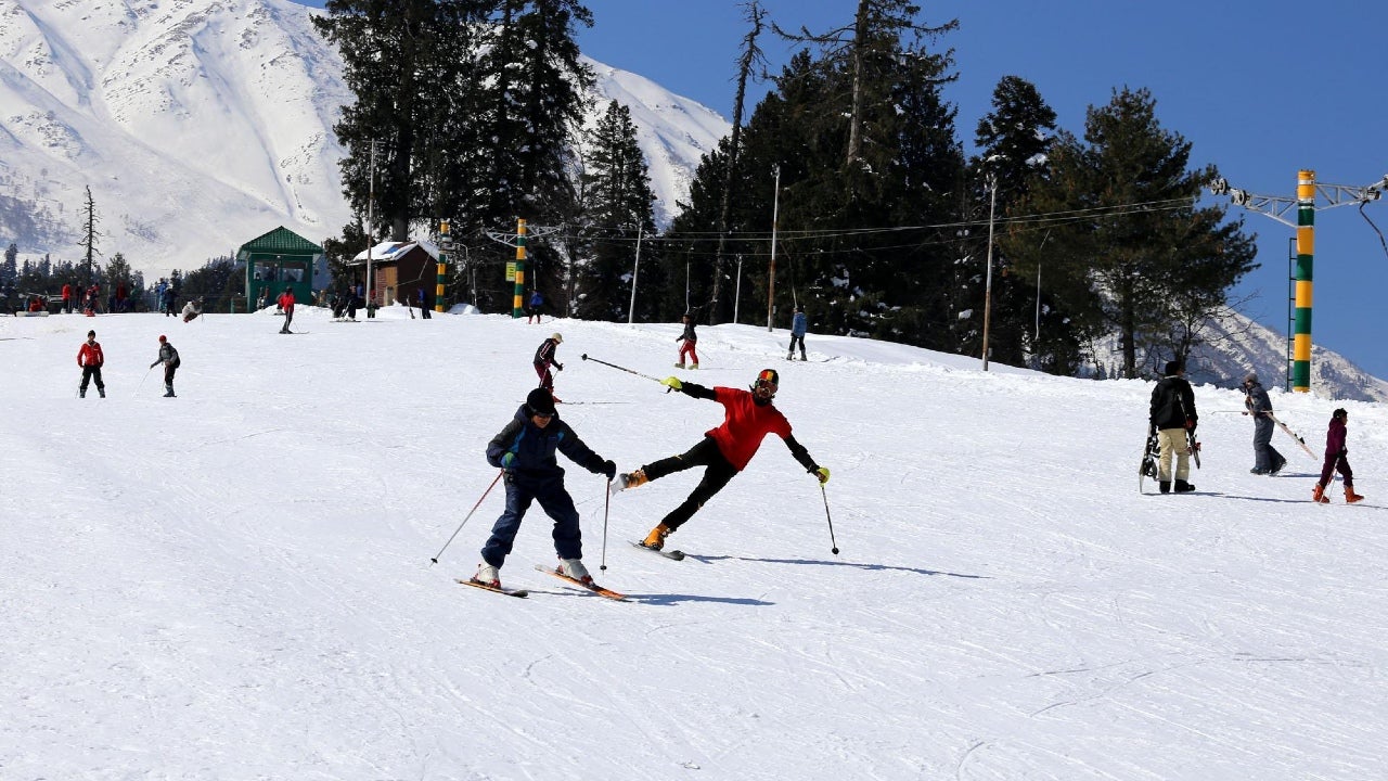 Snowy Christmas Parties in Himachal