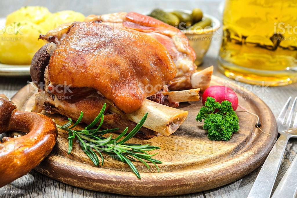 6. Schweinshaxe