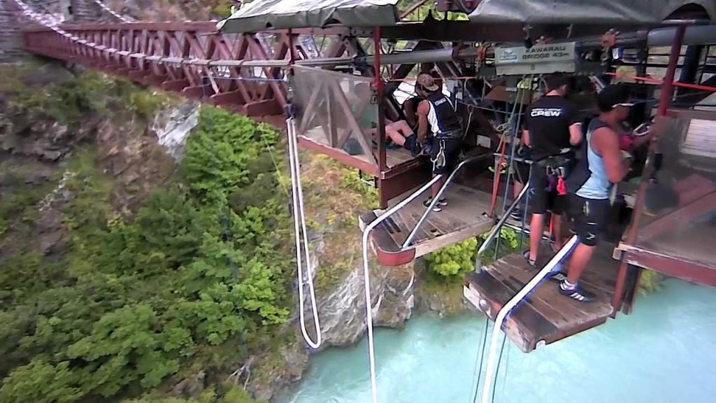 Bungee jumping from Kawarau Bridge (Queenstown, New Zealand)