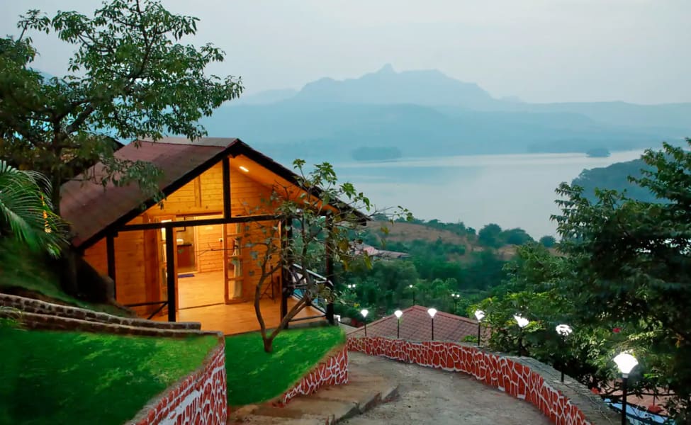 1. Lonavala: A love treat amidst nature beauty