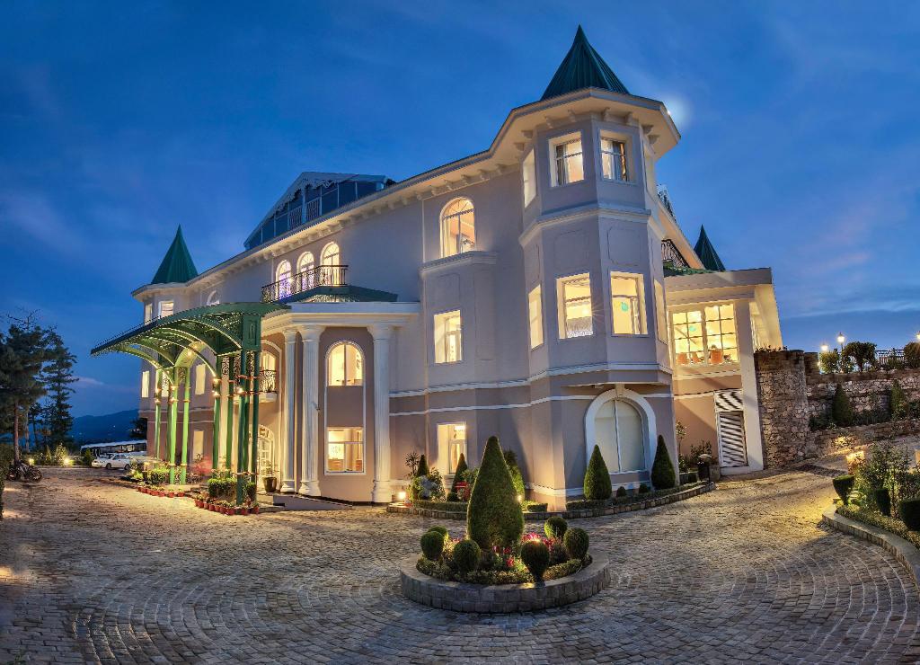 Naldehra: Majestic Mountains